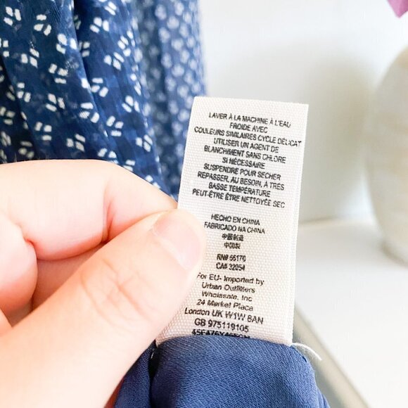 🦋 FREE PEOPLE Navy Blue Chiffon Nouveau Butterfly Dress Size 6 Printed - Picture 5 of 6